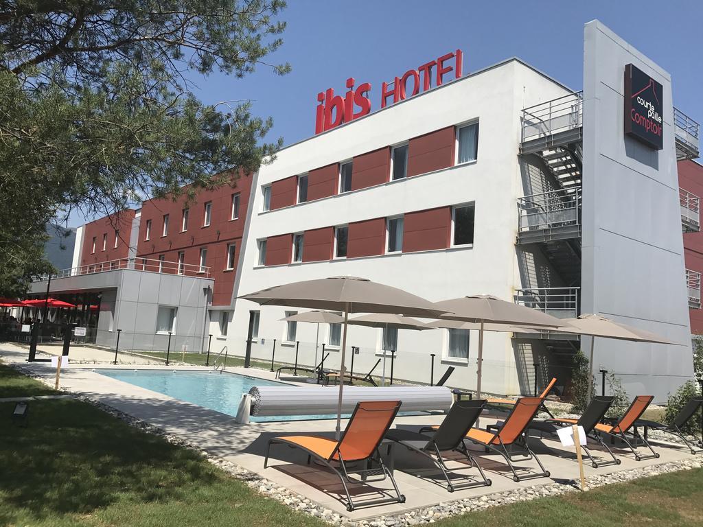 Hotel Ibis Saint-Genis-Pouilly Genève Exterior foto